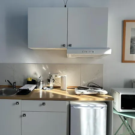 Nice Studio Apartment דירה פראטו