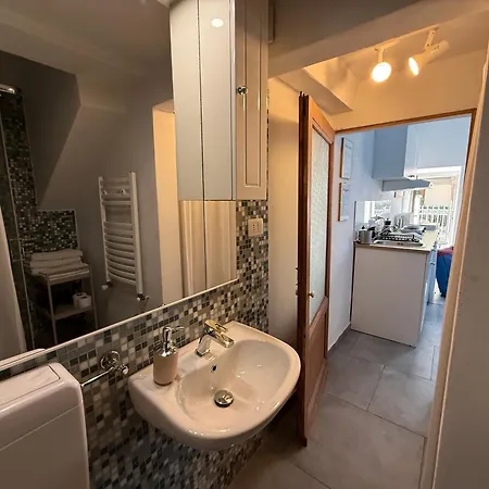 Nice Studio Apartment * Prato (Prato)